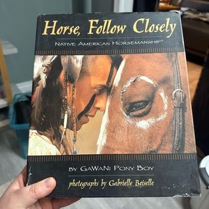 Book: Horse Follow Closely